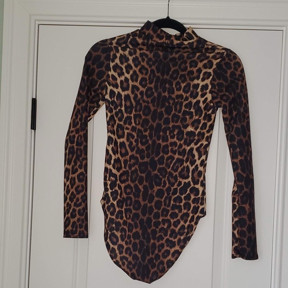 LAST 1❤️Leopard Long Sleeve Bodysuit - Picture 15 of 15